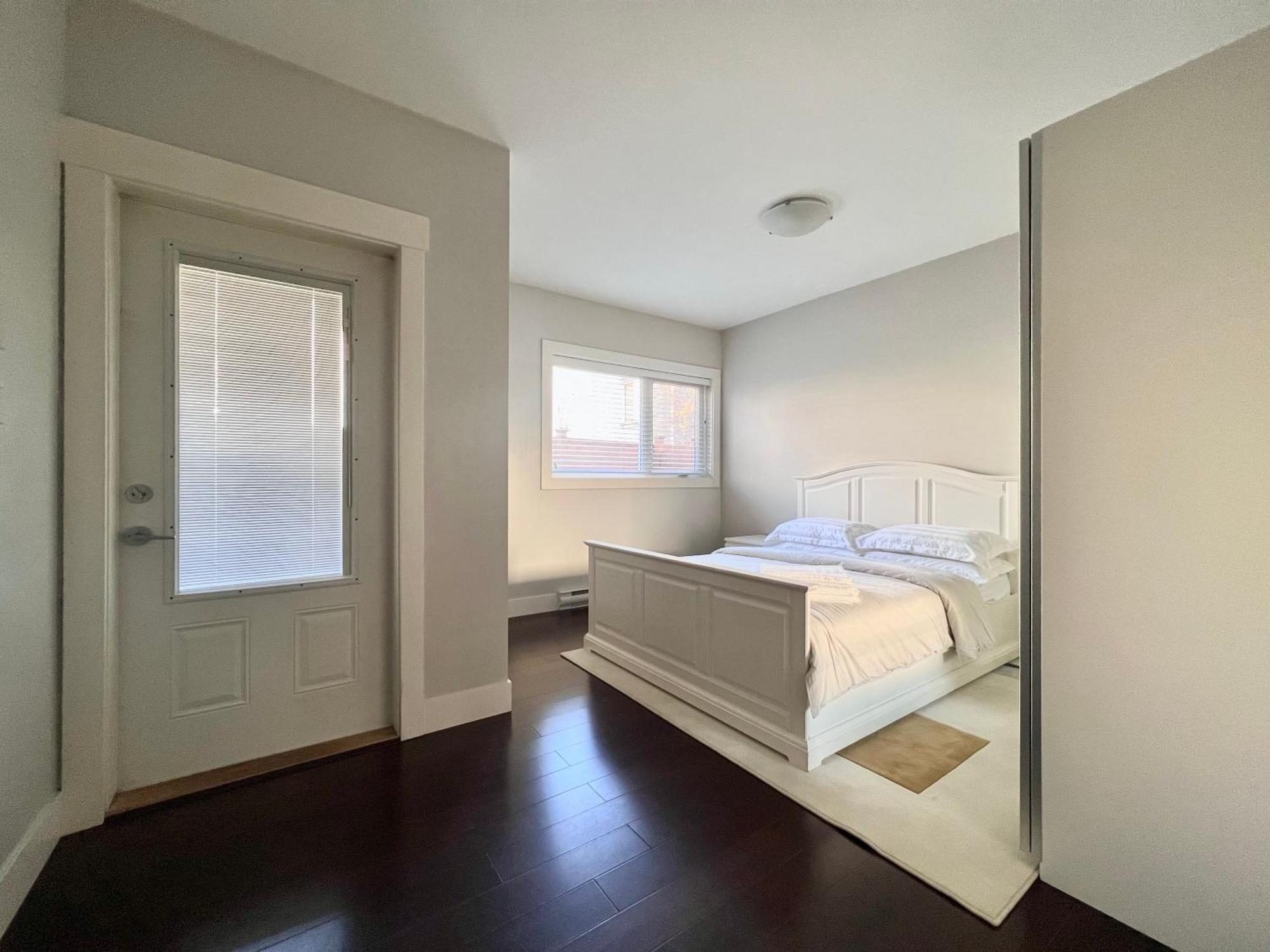 Spacious Home In リッチモンド エクステリア 写真